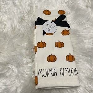 NWT Rae Dunn set of kitchen towels
